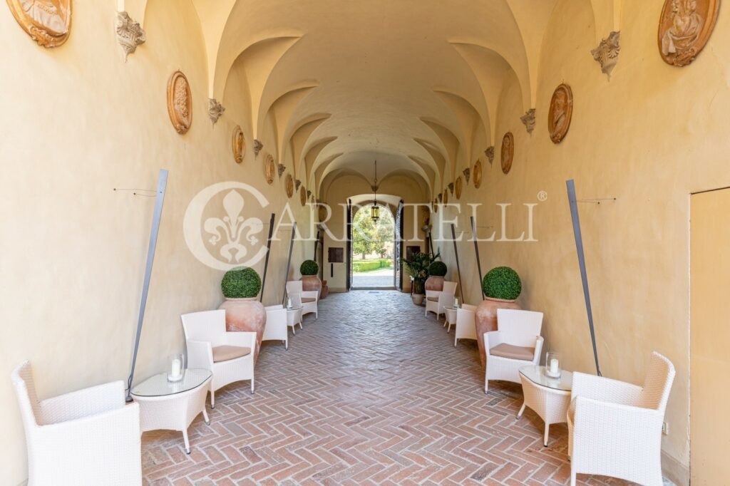 Luxurious real estate complex in the heart of Tuscany