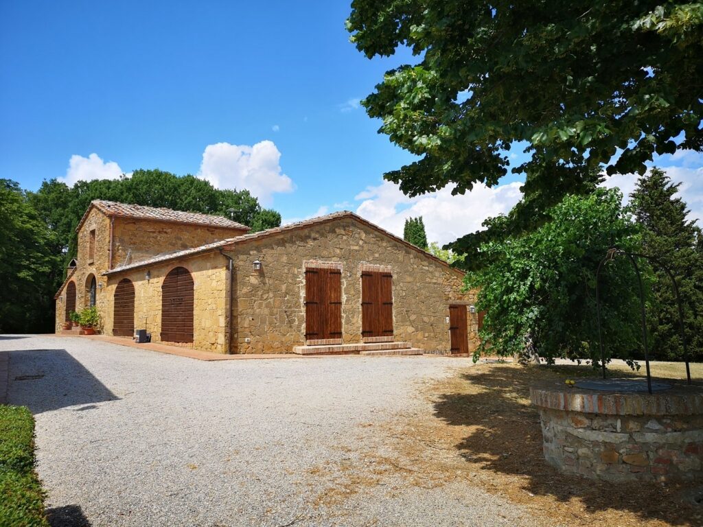 Панорамный фермерский дом в Монтефоллонико – Тоскана