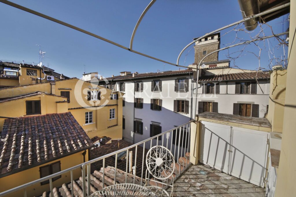 Bellissimo attico con terrazza in centro a Firenze