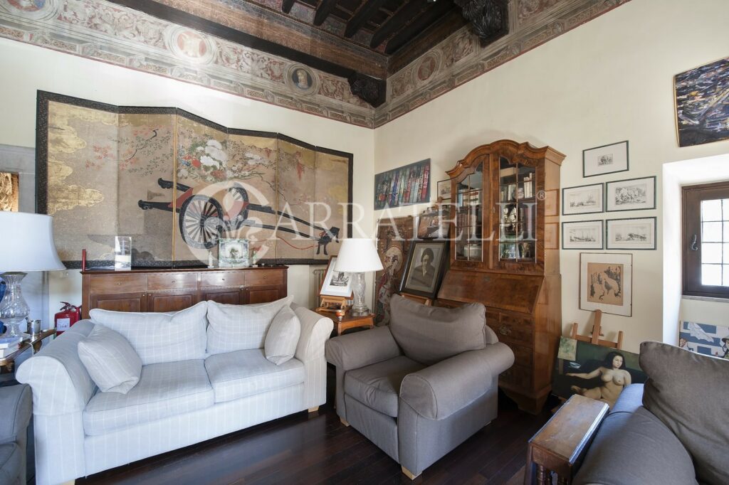 Prestigious and Historic Palace in Trastevere, Rome