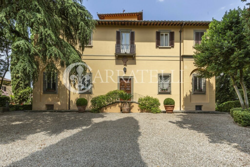 Majestic historical villa on the hill with olive groove