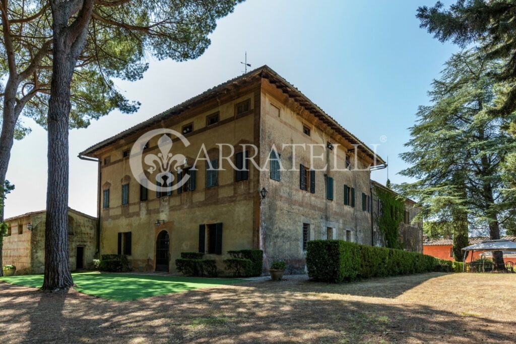 Meraviglioso Castello con azienda agricola e residenza d’epoca vicino Siena