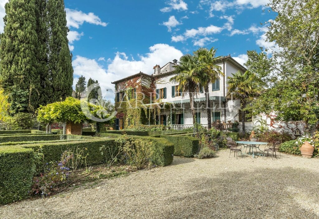 Romantica villa di charme con parco e piscina nel Chianti