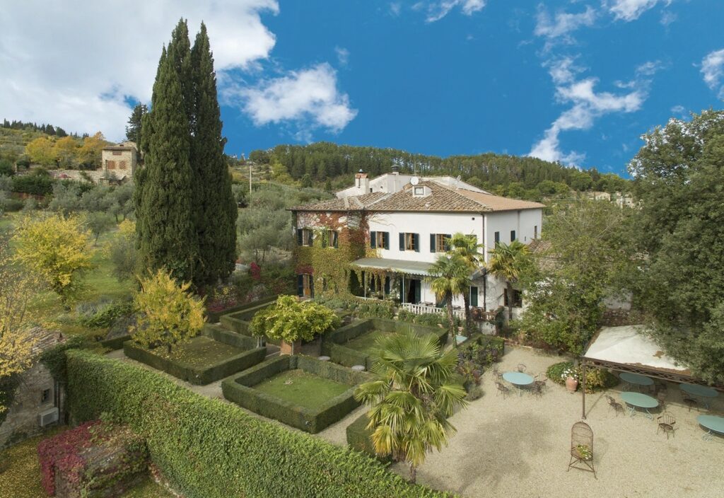 Villa with park and swimming pool in Chianti