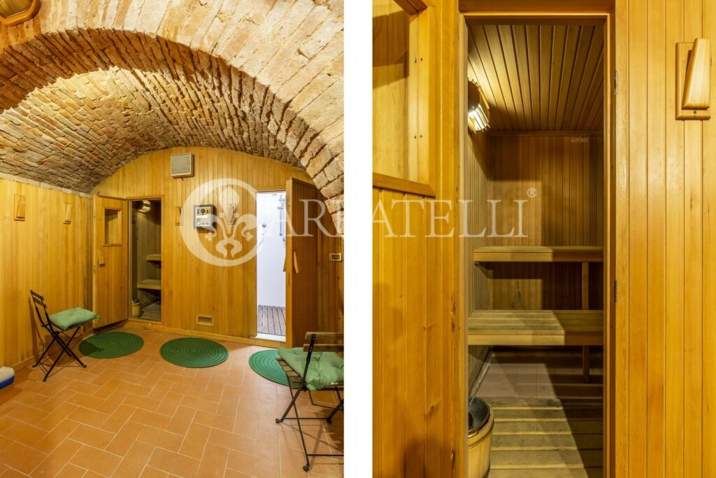 3-story building in Montepulciano with sauna