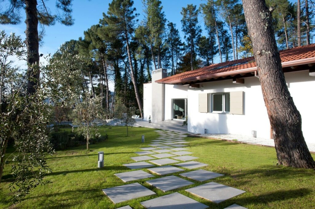 Meravigliosa villa moderna in Versilia
