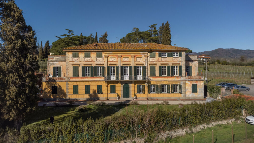 Meravigliosa villa storica con parco vicino Lucca