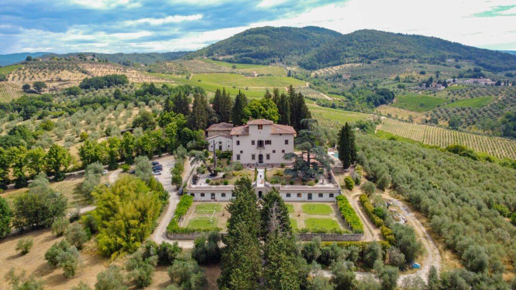 Imponente villa storica con attività ricettiva a Firenze