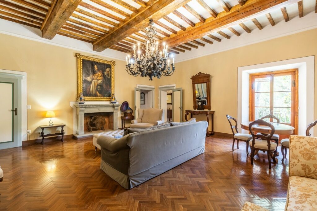 Villa storica con piscina e terreno nel Chianti