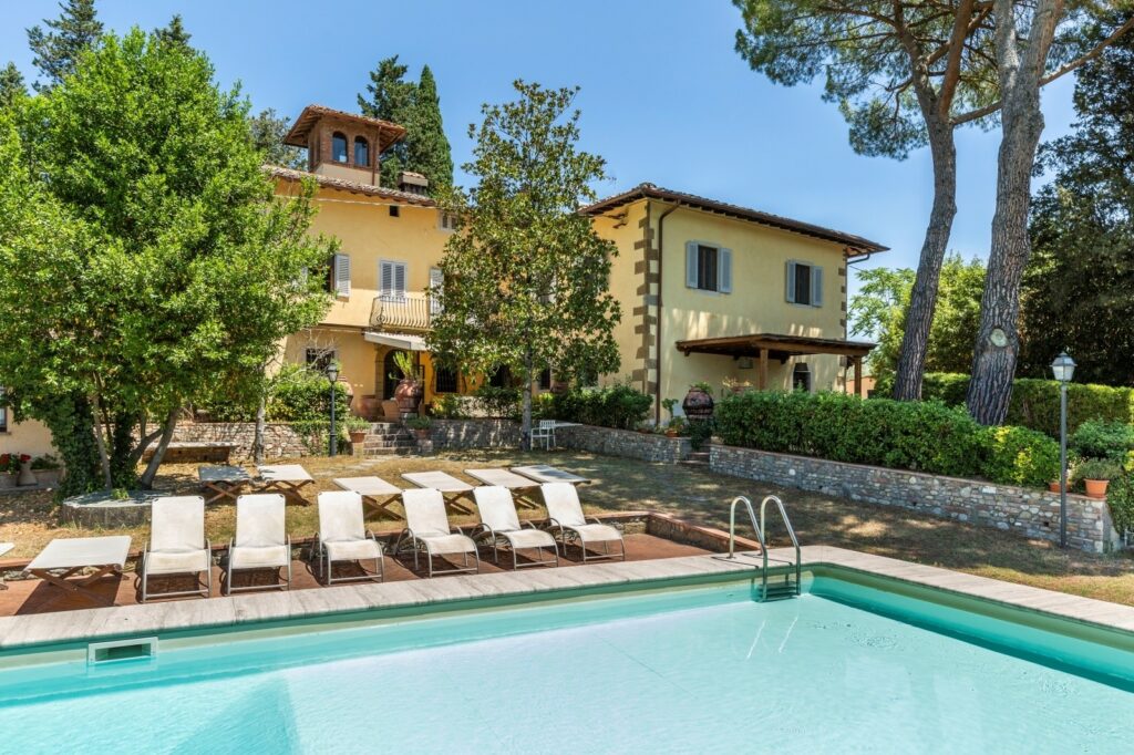 Villa storica con piscina e terreno nel Chianti