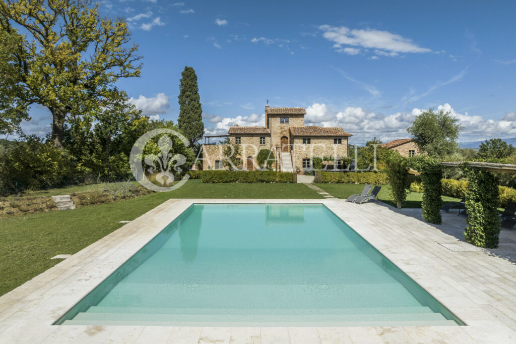 Luxurious farmhouse with pool in Montepulciano