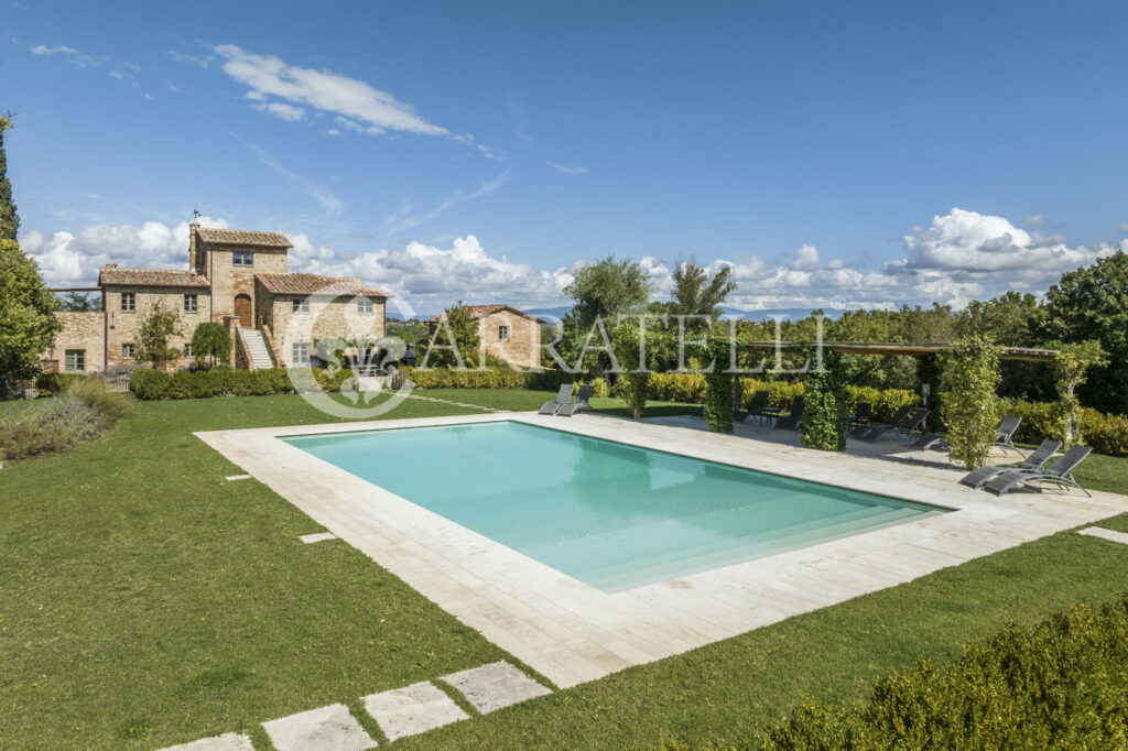 Casale lussuoso con piscina a Montepulciano