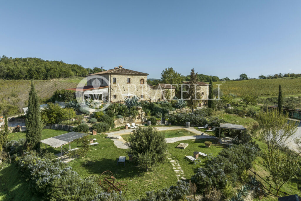 Panoramic farmhouse with pool in Rapolano Terme