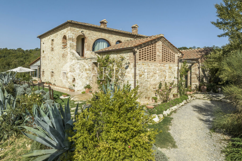 Панорамный фермерский дом с бассейном в Раполано-Терме