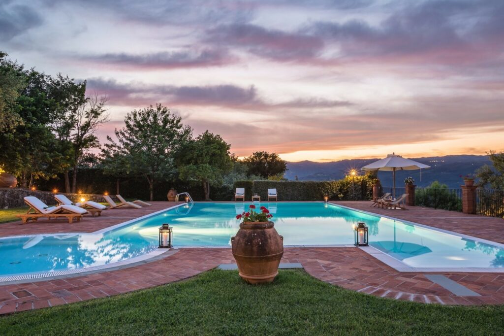 Casali con piscine panoramiche a Monsummano Terme