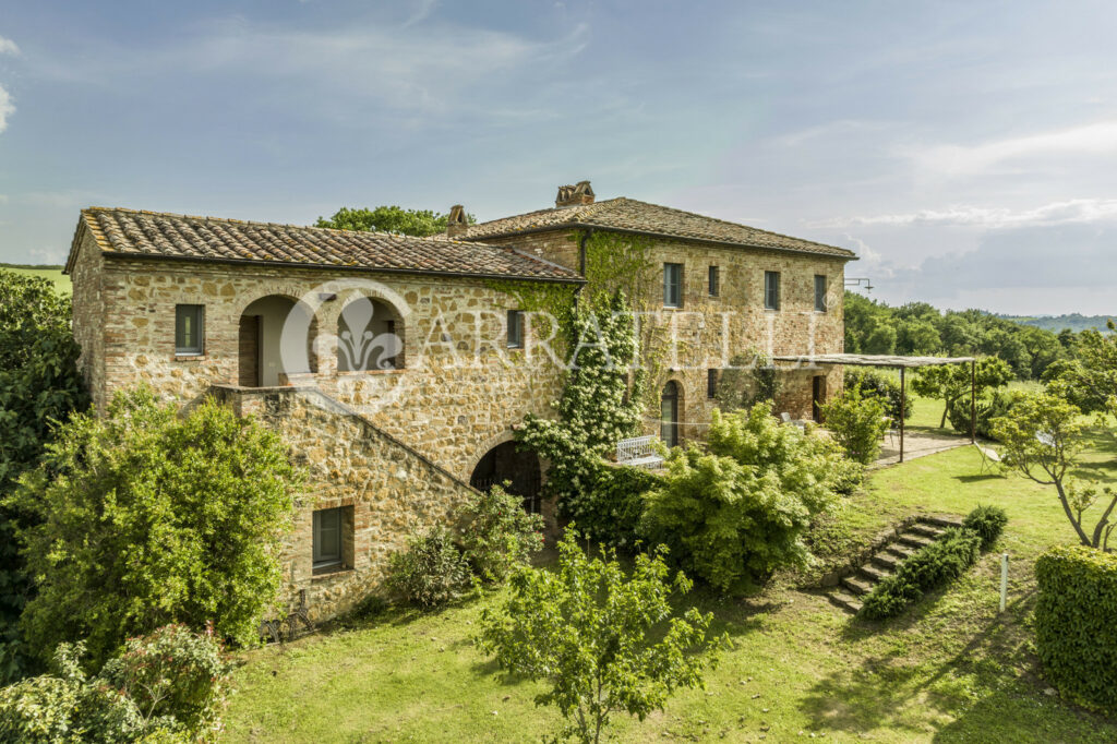 Montalcino Azienda vitivinicola con cantina