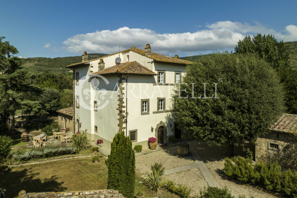Villa nobiliare con piscina e dépendance a Cortona