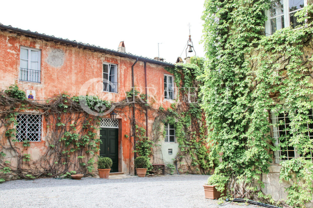 Prestigiosa tenuta settecentesca vicino a Lucca