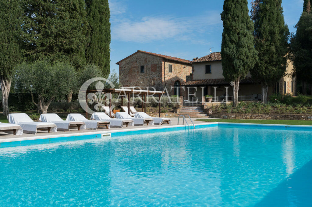 Resort di lusso con vigna e oliveta ad Arezzo
