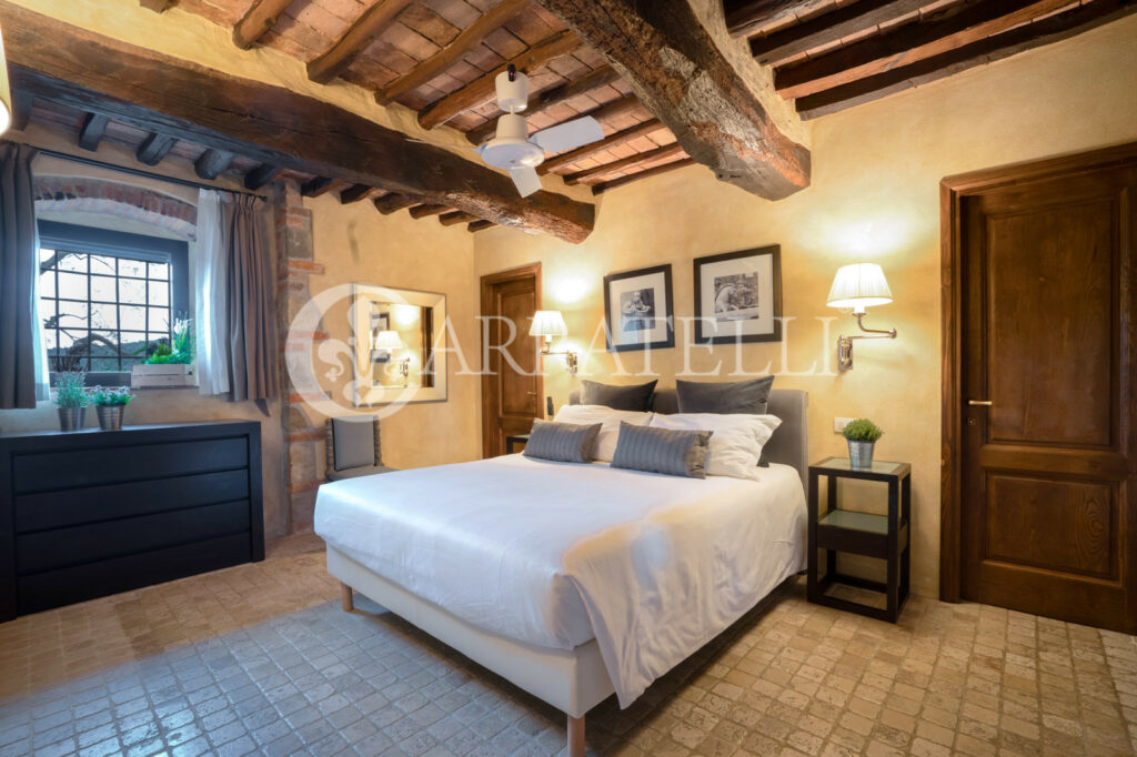 Resort di lusso con vigna e oliveta ad Arezzo