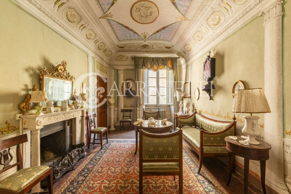Volterra, Wonderful historic mansion with garden