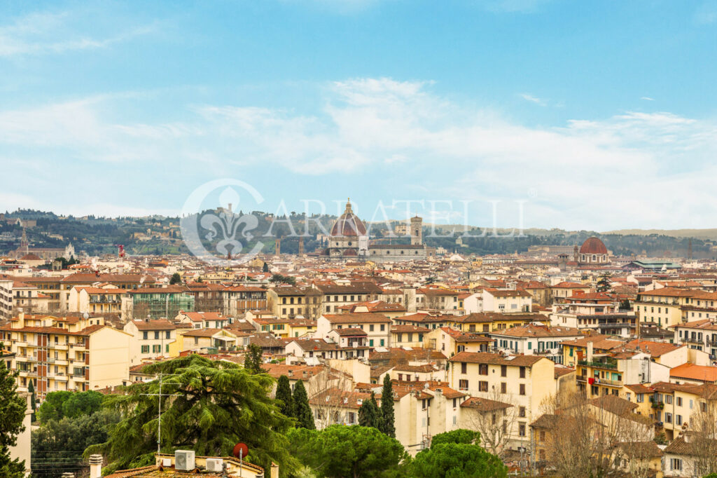 Вид на Дуомо во Флоренции Историческая вилла с парком