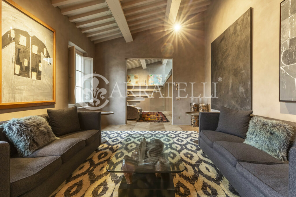 Elegant apartment with spa and terraces in Florence